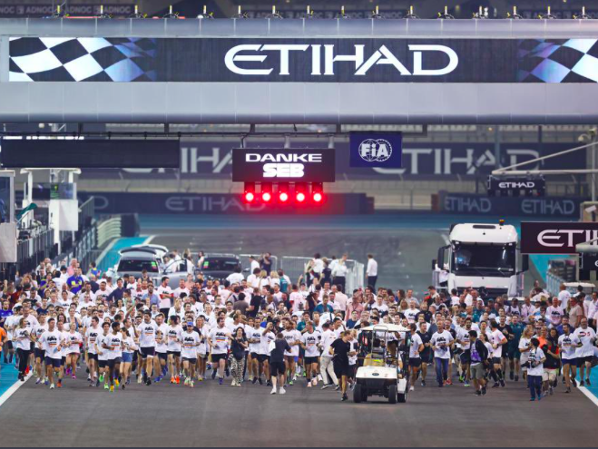 Sebastian Vettel: la corsa d'addio ad Abu Dhabi La corsa organizzata da Vettel per il suo addio (photo by @F1Media Twitter)
