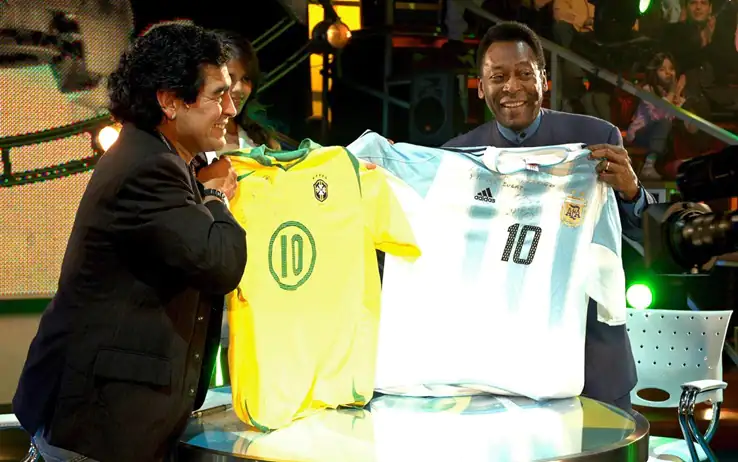Pelè, Maradona, Messi? La domanda non dovrebbe porsi