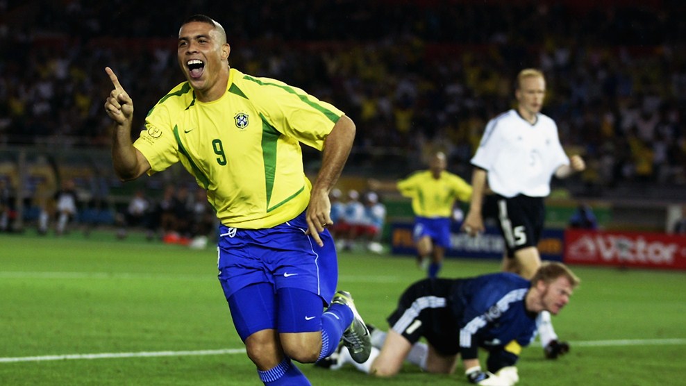 Ronaldo segna una doppietta nella finale dei Mondiali 2002 contro la Germania