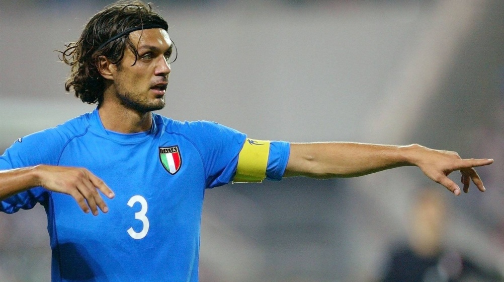 Paolo Maldini con la maglia della Nazionale Italiana