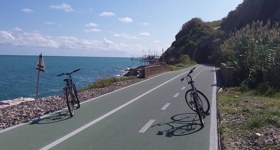 Giro d'Italia 2023: L'anteprima La Costa dei Trabocchi apre il Giro d'Italia di quest'anno (Crediti: Abruzzo Web)