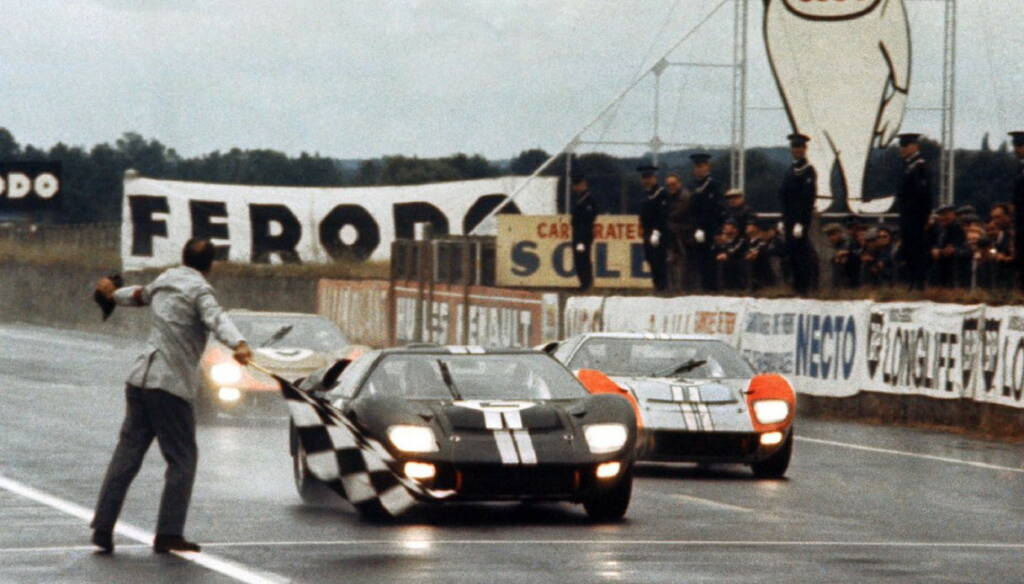 24 Ore di Le Mans - i 10 momenti migliori della storia L'arrivo della 24h di Le Mans 1966 (photo by vitadistile.com)