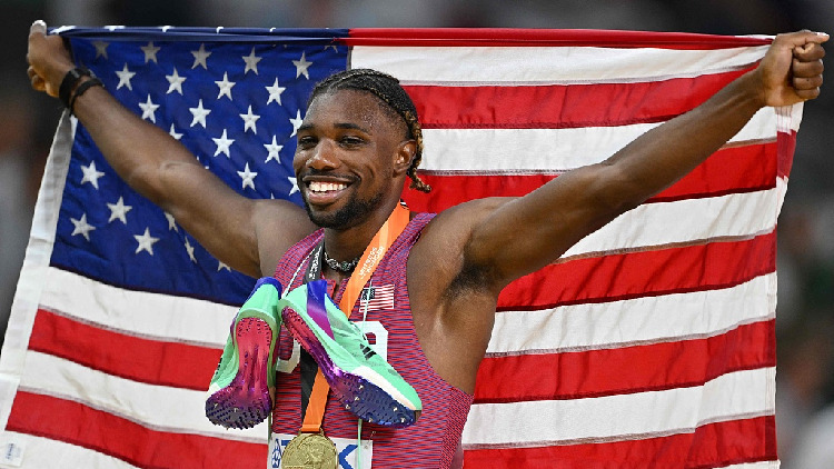 Noah Lyles è l'unico atleta di Budapest 2023 a vincere 3 medaglie d'oro