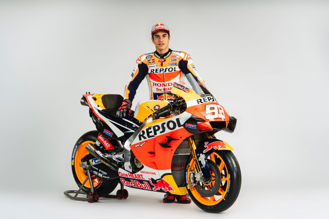 Marc Marquez con la sua inseparabile moto