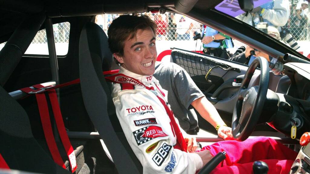 Frankie Muniz pronto a debuttare nella NASCAR a Daytona 2025