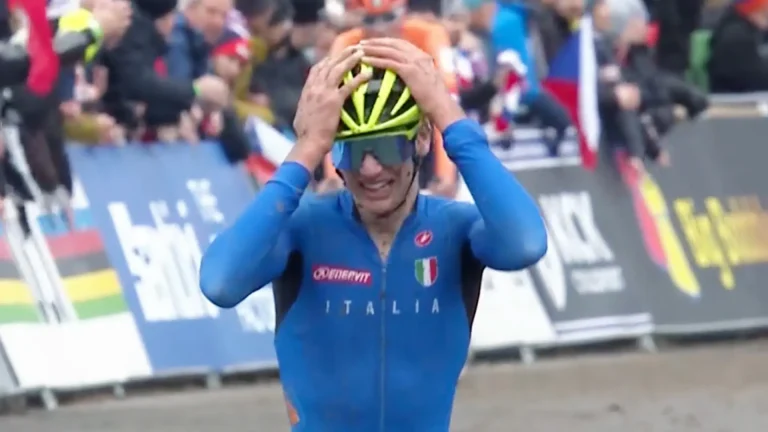 Stefano Viezzi medaglia d'oro al mondiale di ciclocross 2024