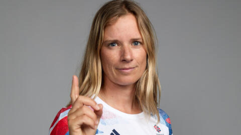 Hannah Mills celebra i progressi femminili nella vela