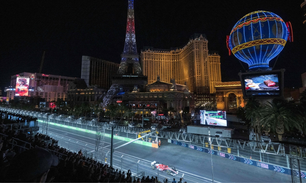Las Vegas decisa a prendersi il mondo dello sport Lo spettacolo del Gran Premio di F1 a Las Vegas